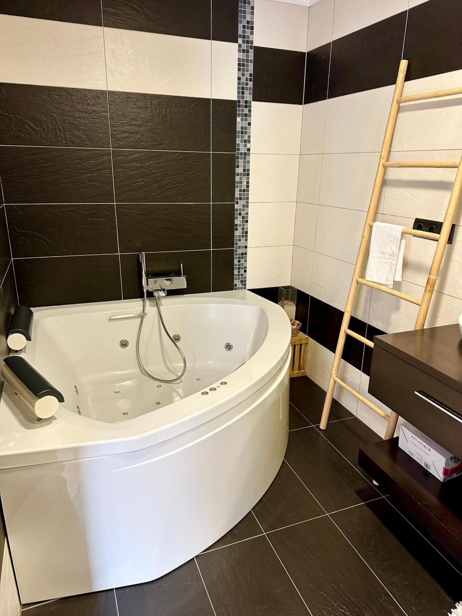 Casa Con Jacuzzi Y Piscina Con Vistas Al Castillo Corbera de Alcira Eksteriør bilde
